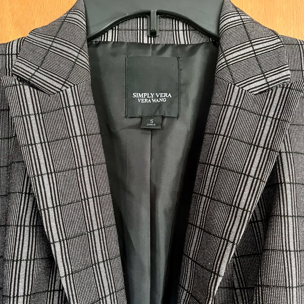 Kohl's Gray Blazer with Classic Windowpane Design